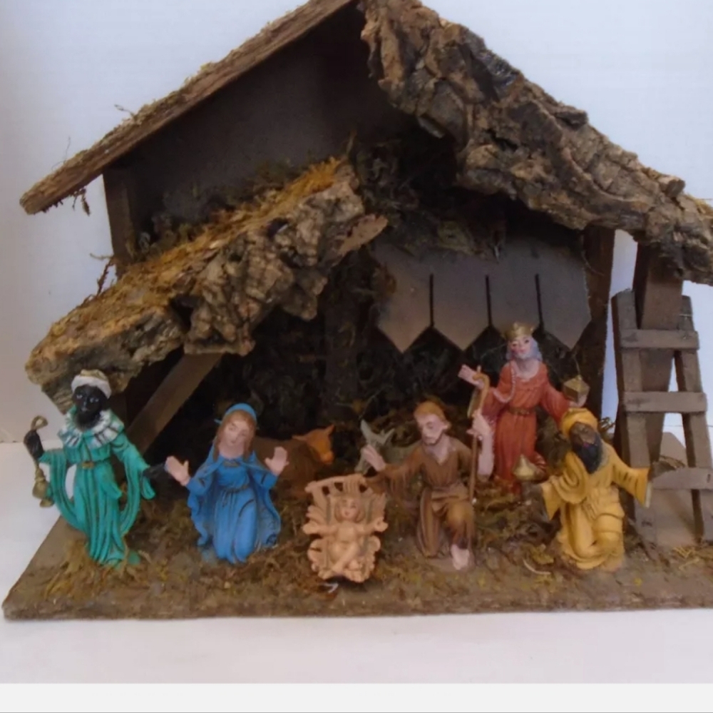 Vintage 9 Piece Plastic Christmas Nativity w/ Manager Italy